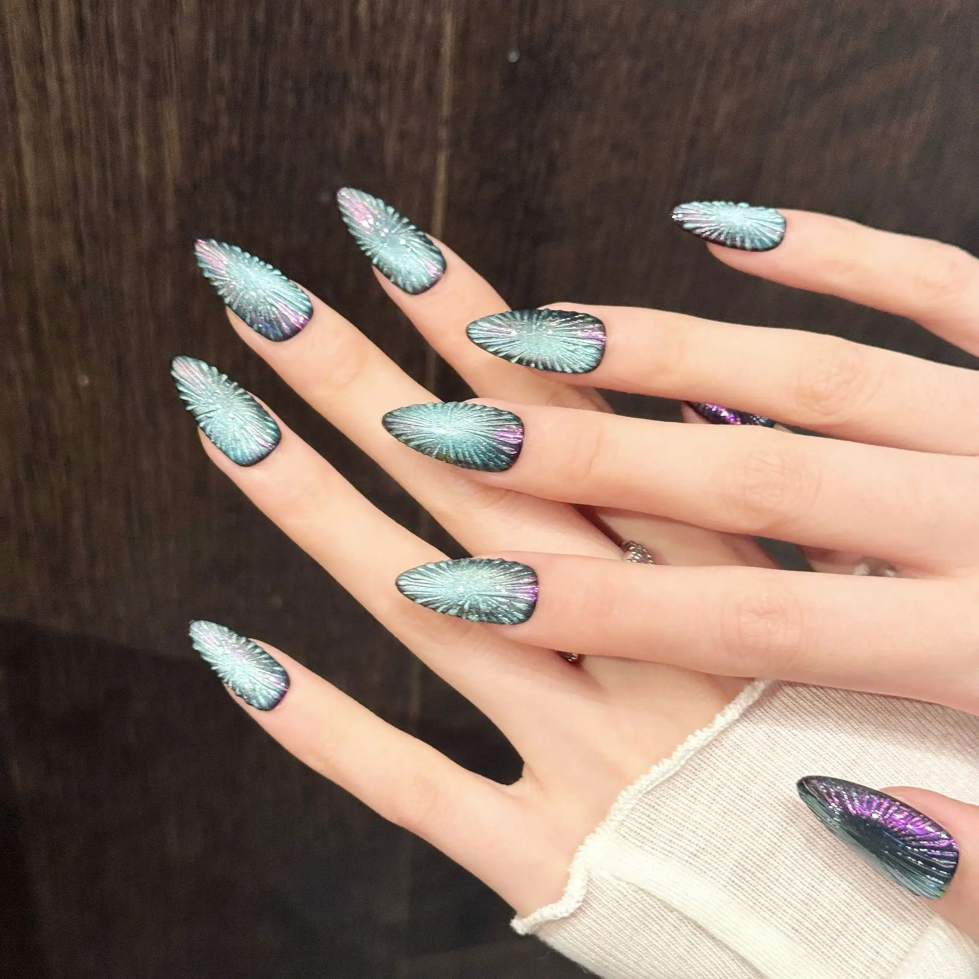 10 pièces en forme d'amande presse sur les ongles à la main oeil de chat Glam ongles de luxe faux ongles ensemble avec 4 pièces outils onglets adhésifs pour ongles