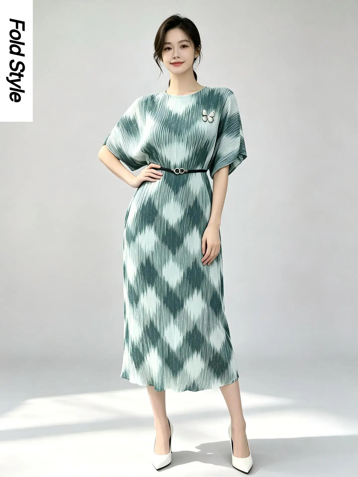2026 Fashion Gradual Change Plaid Pleated Print Slim Dress Miyake Autumn New Lace-up Elegant Lazy Style Long Skirt