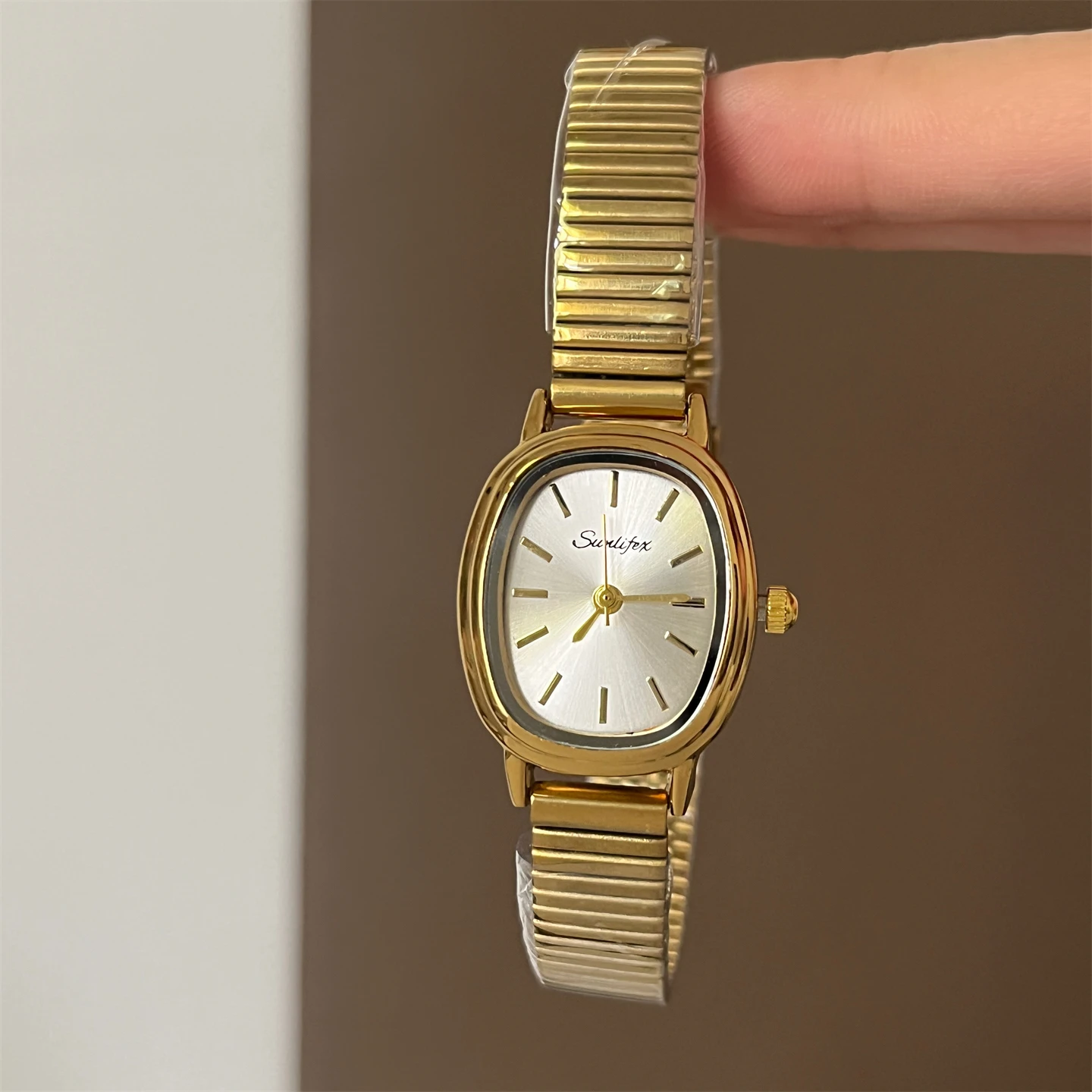 

New Women'S Wristwatch, Retro Oval Shape, Simple, Stylish, And Exquisite Gold Strap, Perfect As A Gift For Women.