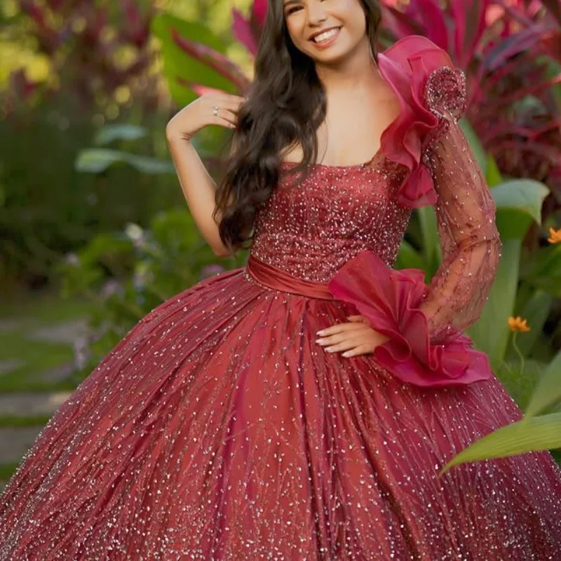 Robe De Quinceanera bordeaux brillant, décalcomanies à paillettes De cristal, épaules dénudées, longue queue, robes De 15 Quinceanera ﻿ Personnaliser