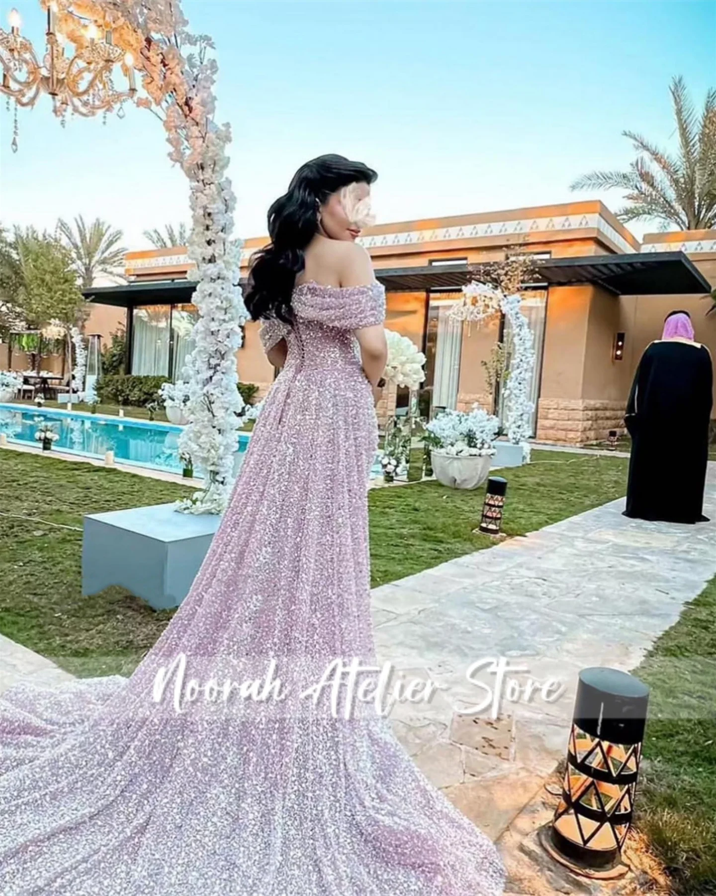 فساتين سهرة دبي مكشوفة الكتف باللون الوردي اللامع 2025 فستان زفاف ذيل فستان حفلات فساتين شورت للمناسبات الخاصة حسب الطلب