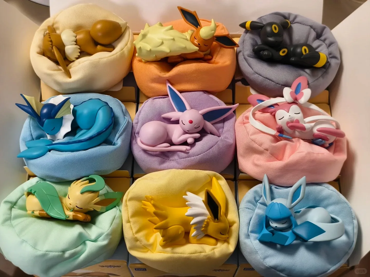 

Pokemon Eevee Evolutions Sleeping Pose Series слепая коробка Sylveon Vaporeon Flareon Jolteon фигурка Коллекционная игрушка детский подарок