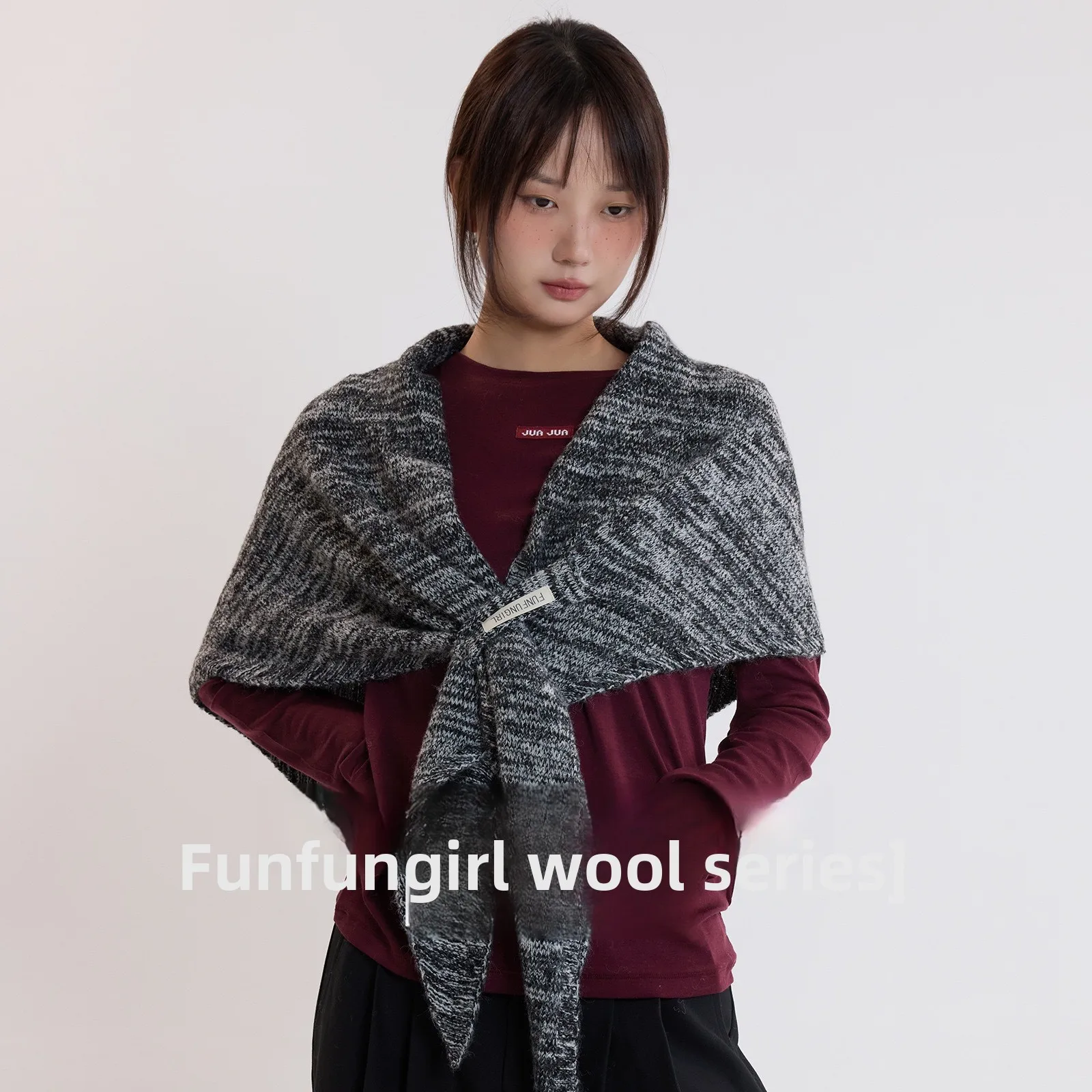 

French Retro Floral Perforated Triangle Scarf Shawl for Women Winter Fashionable Versatile Warm Neck Protector Outerwear