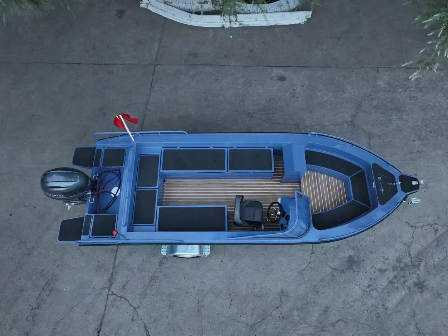 เรืออลูมิเนียมแบบแบนสำหรับตกปลา