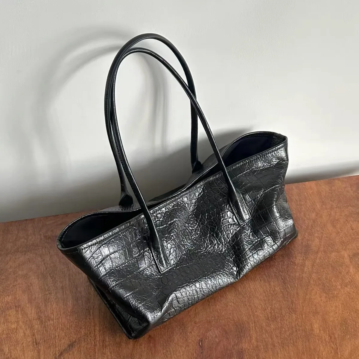 Crocodile pattern women Handbags PU Leather Shoulder Bags for Female Travel big Totes Lady Elegant commute Hand Bag Shopping