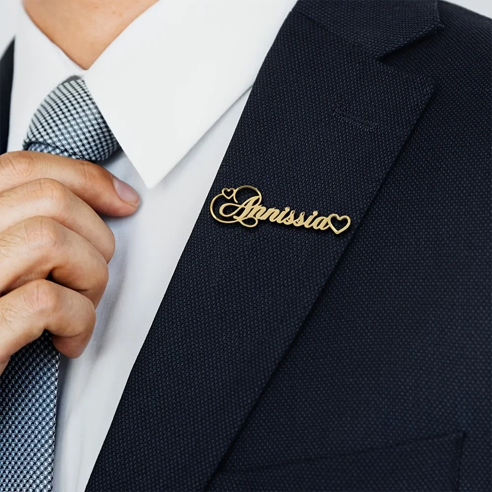 Personalized Custom Name Brooches for Women Men Cursive Font Heart Design Stainless Steel Suit Brooch Wedding Groom Gift Jewelry