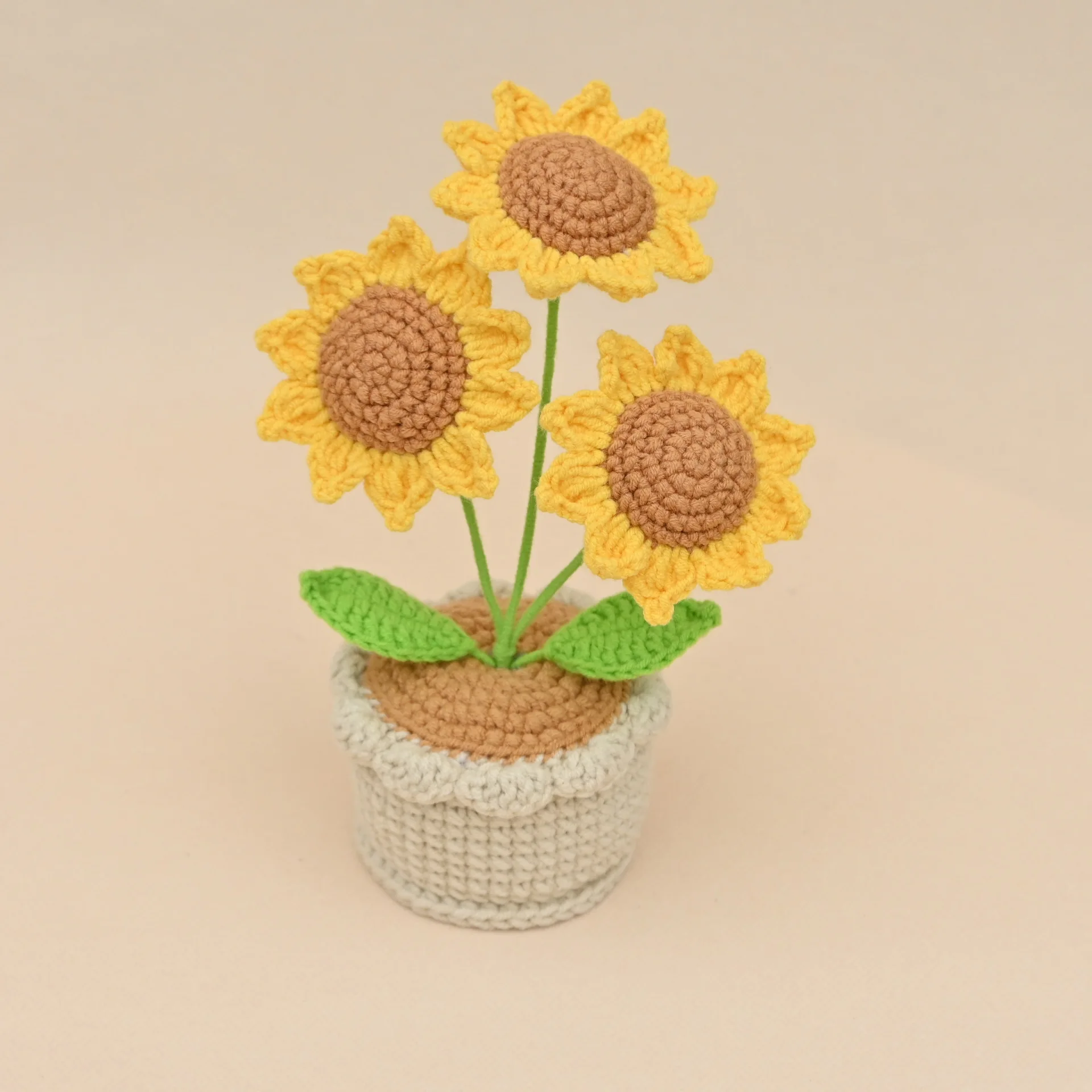 Fertig handgewebte kreative Erdbeer-Häkel-Sonnenblume im Topf, gestrickte Pflanzen, Schreibtisch-Bücherregal-Deko-Geschenk – Detail 3