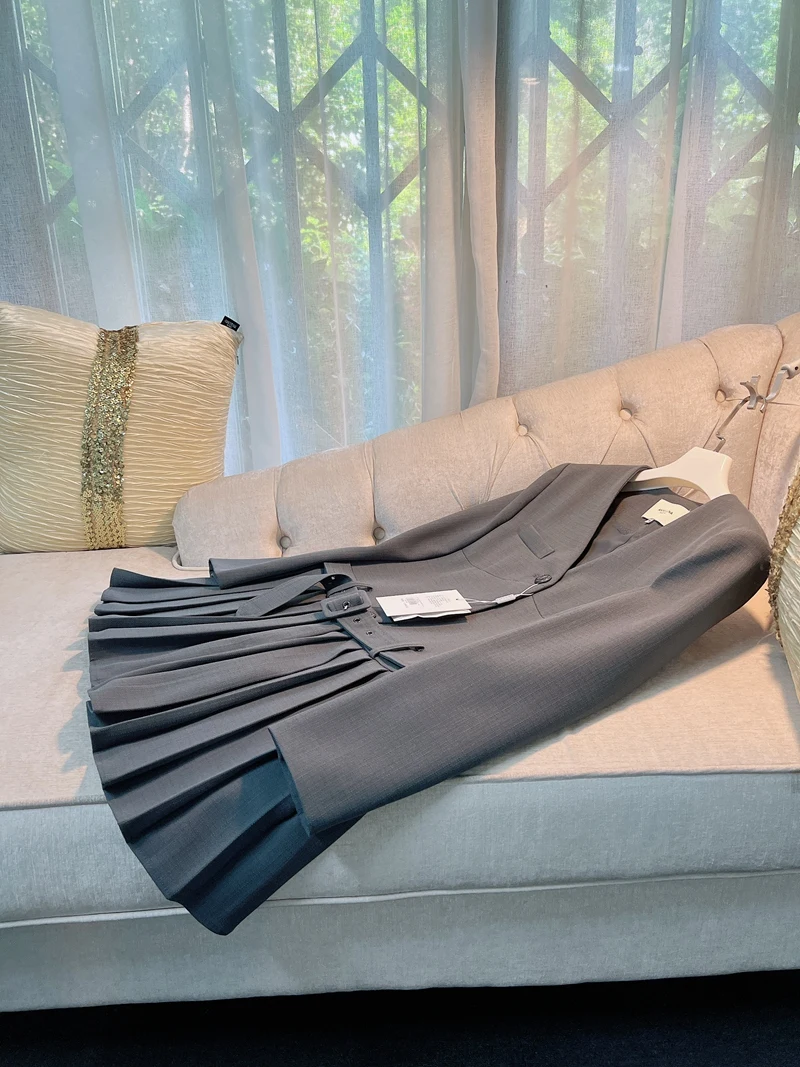 Retro Briti College… - image