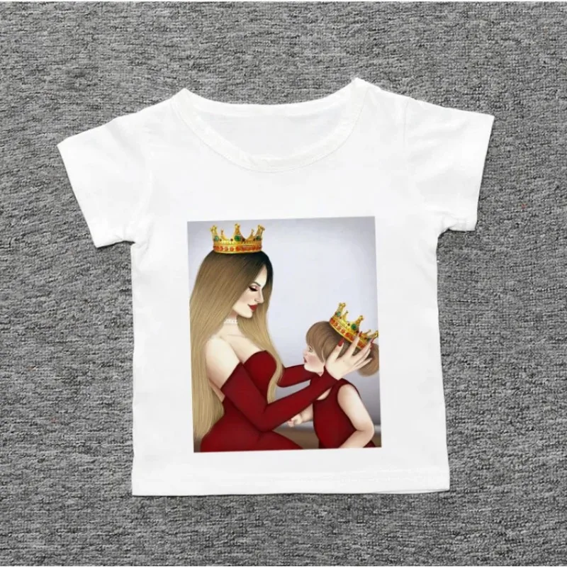 Rainha mãe e filha camiseta, bonito, bonito, tops de manga curta, roupas impressas para crianças, meninas e meninos, roupas de verão