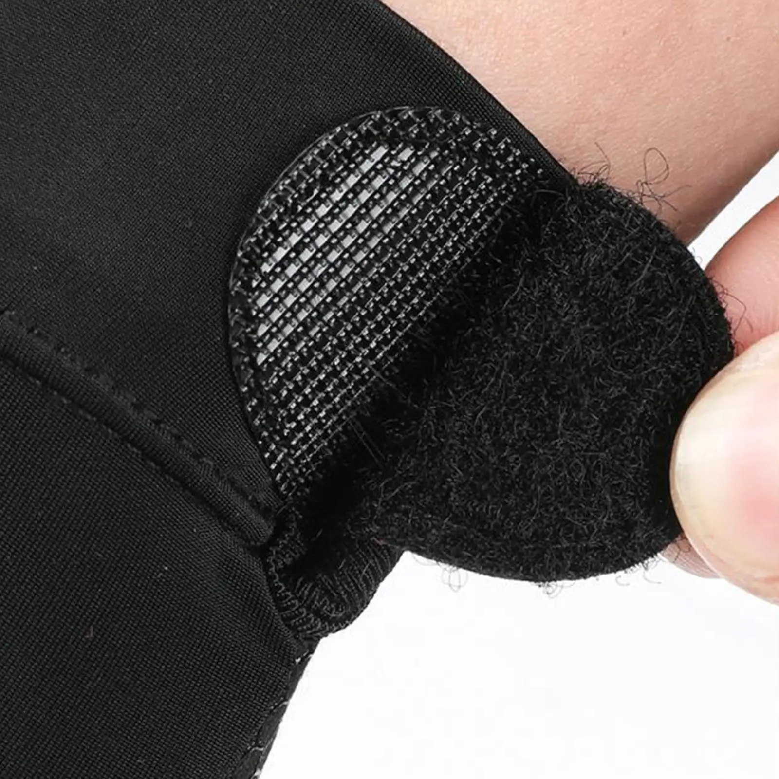 Three Finger Billiard Gloves Breathable Stretch Polyester Anti Slip Quick Drying Pool Snooker Mitts for Adults