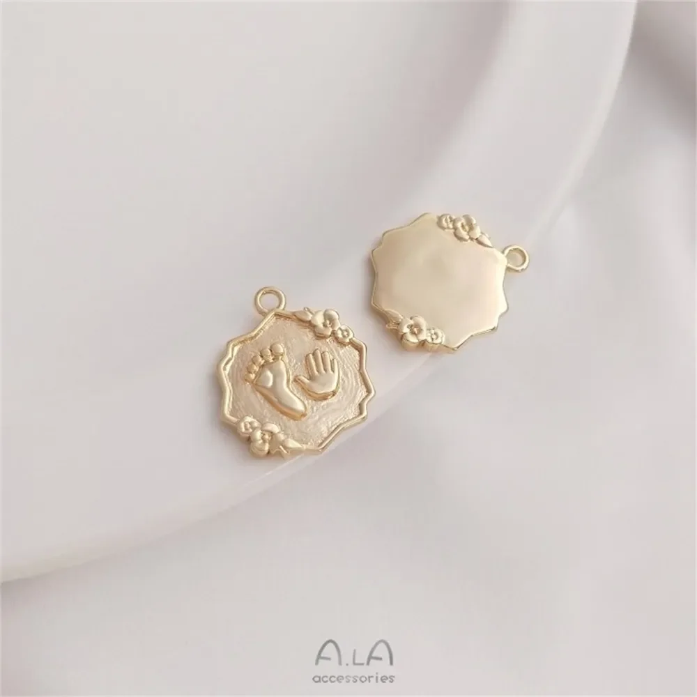 

14K Gold-Color Cute Cat Pattern Love Flower Shape Medallion Pendant Handmade DIY Jewelry Hangtag Charm Pendant K334