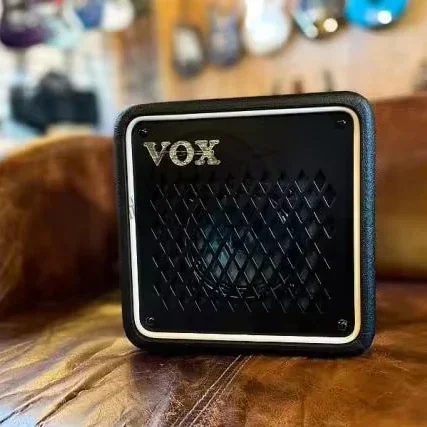 Оригинальный усилитель для электрогитары VOX MINI GO 3,