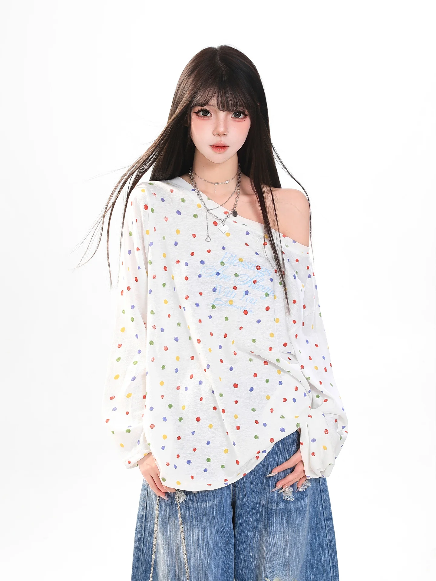 

Повседневная женская футболка в корейском стиле с длинными рукавами и принтом в горошек, красивая, омолаживающая, универсальная, очень эффектная, с защитой от солнца.