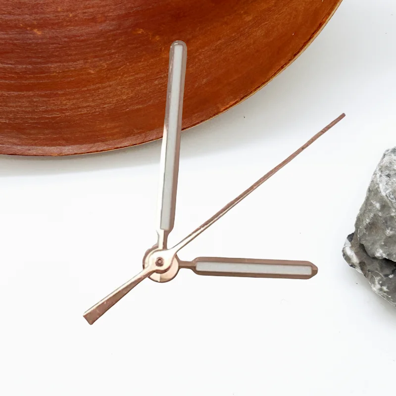 Penunjuk Jam Tangan Modifikasi Kelas Atas 9*13.5*13.5Mm 3Pin Jarum Jam Tangan Bercahaya Hijau Set untuk Gerakan Oak Seko NH35/NH36/4R/7S