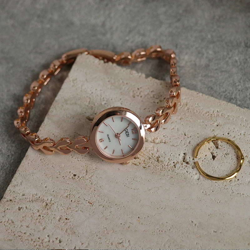 

Women'S Watch Brand, Small Dial, Student Style, Chain, Simple And Elegant, Petite Women'S Watch, Fashionable Quartz Wristwatch.