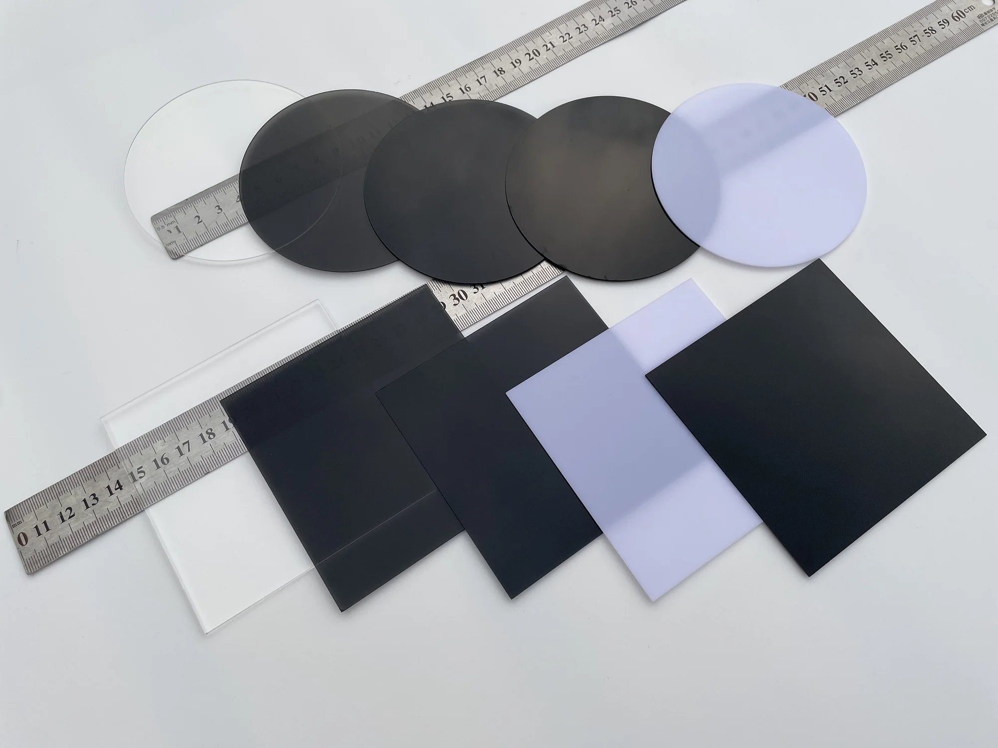 Durchscheinende schwarze Teegraue Acrylplatte aus Plexiglas für Werbung, DIY-Schutz, individuelle LED-Bildschirmabdeckung mit einer Dicke von 1 mm