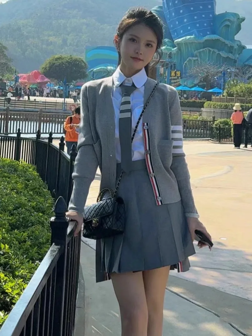 

Young Sweet Sle Cotton Blend V-Ne Slim Fit Cardigan Wang Xinng Knitted Sweater College Theme Long Sve Top Coat