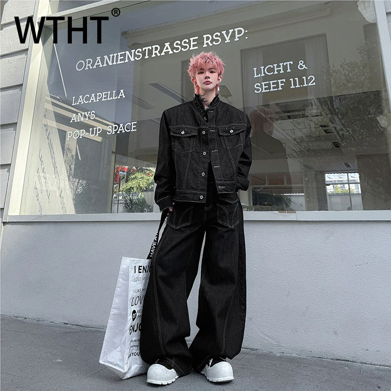 

Модный мужской костюм WTHT: джинсовая куртка с воротником-стойкой и бусинами, однотонные джинсы с широкими штанинами и карманами, комплект для мужчин, лето 2026, 2A2847