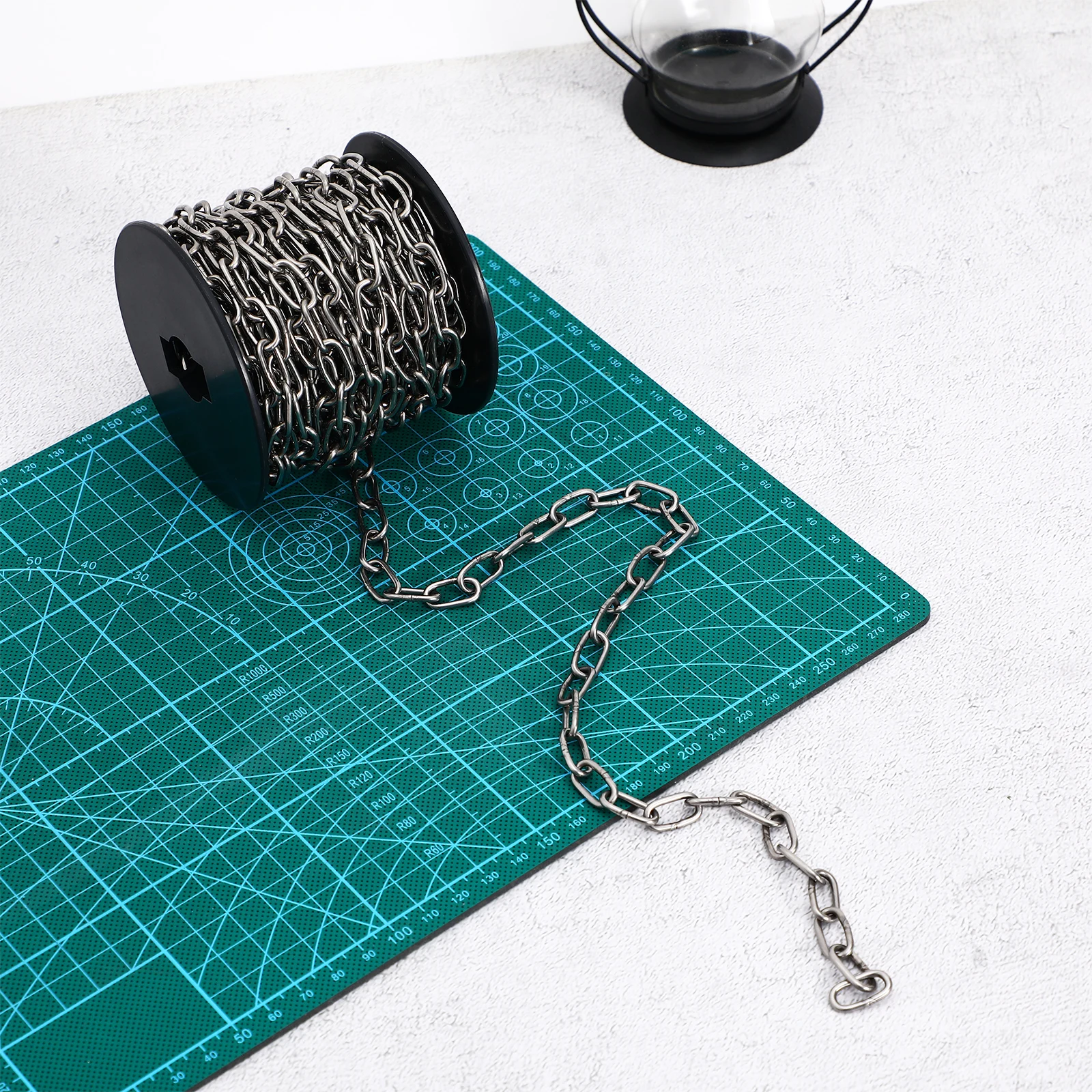 

1 Roll Stainless Steel Metal Link Heavy Duty Durable Long Lasting Utility Chain For Home Outdoor Hanging Lights Fans Storage