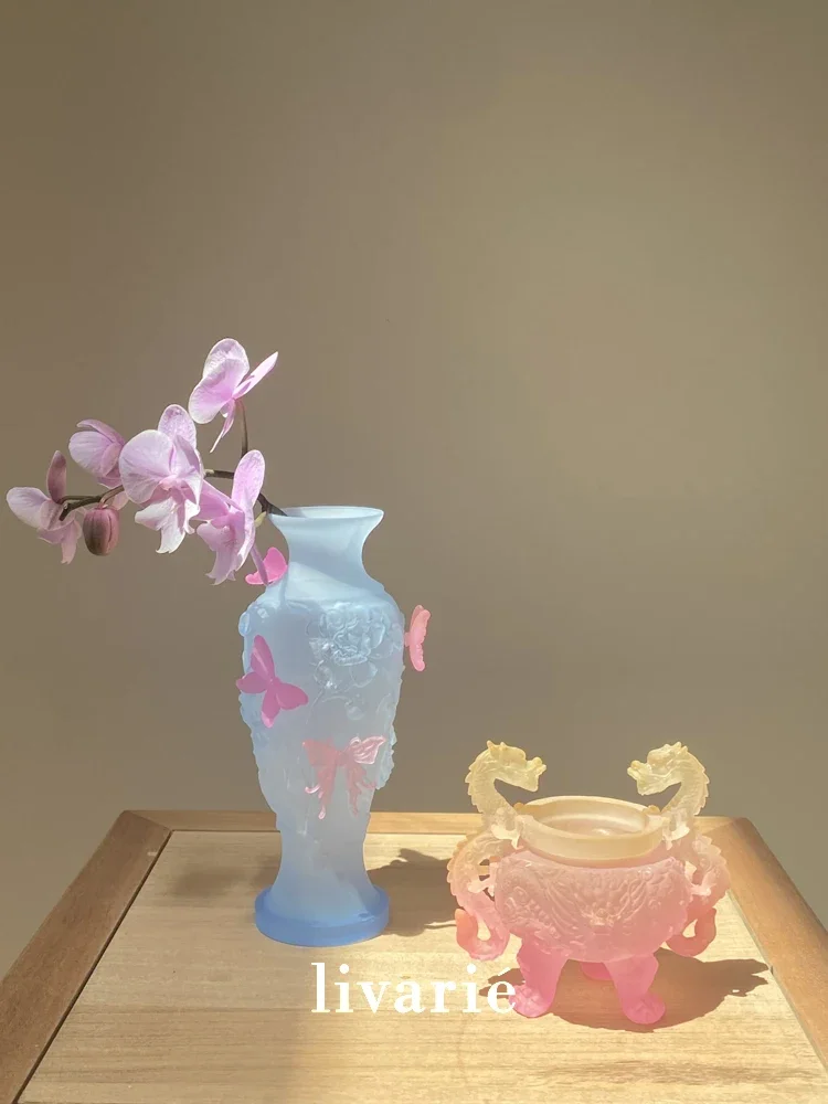 

Livarie new Chinese style flower butterfly vase 3D printing resin, romantic gift