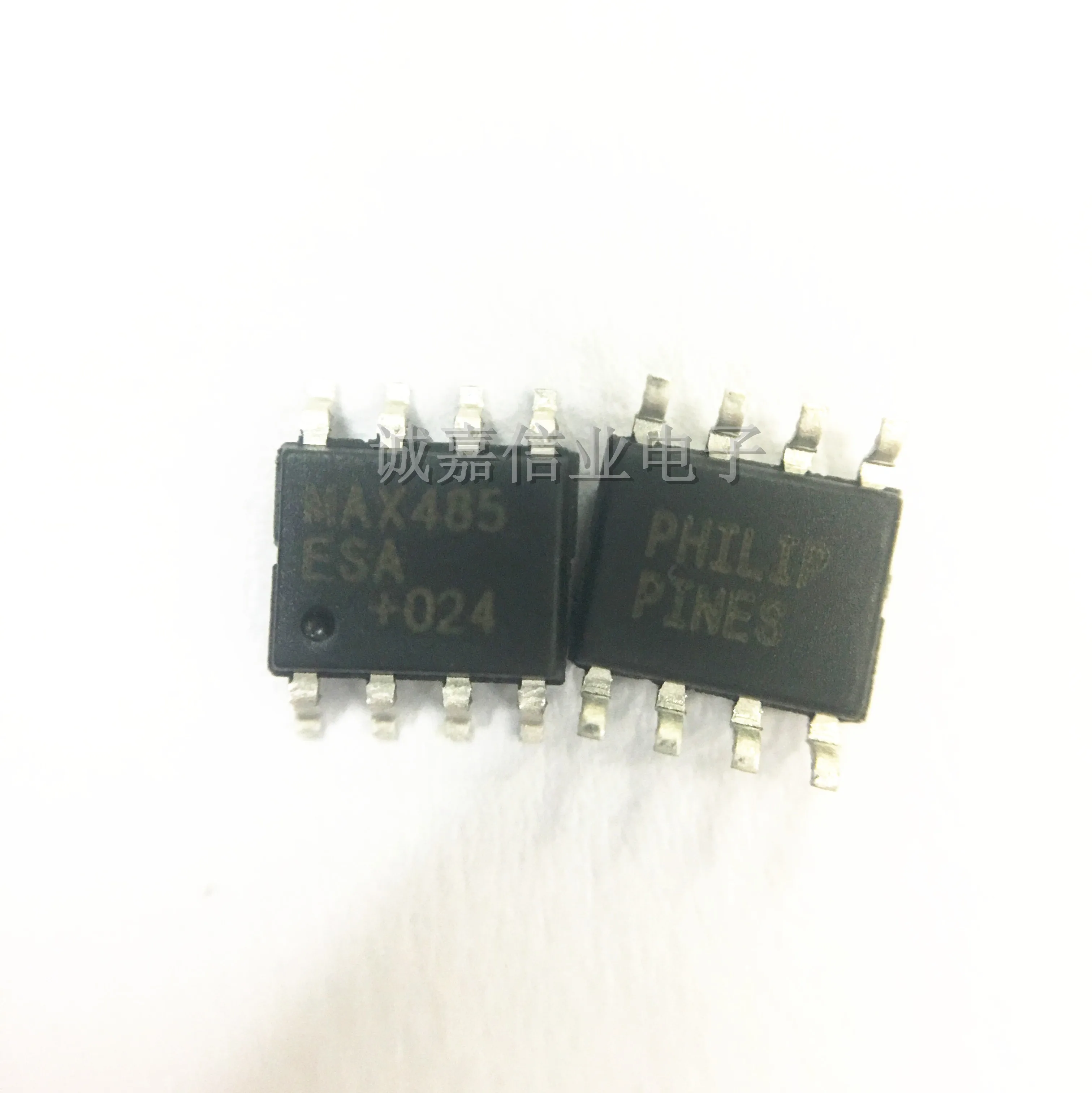 10pcs/Lot MAX485ESA+T SOP-8 MAX485ESA RS-422/RS-485 Interface IC Low-Power, Slew-Rate-Limited RS-485/RS-422 Transceivers