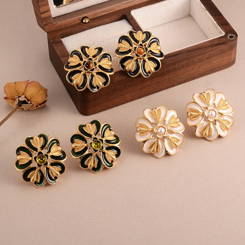 

Vintage Baroque Style Pearl Stud Earrings for Women - Elegant Gemstone & Pearl Cluster Earrings 18K Gold Plated Fashion Jewelry