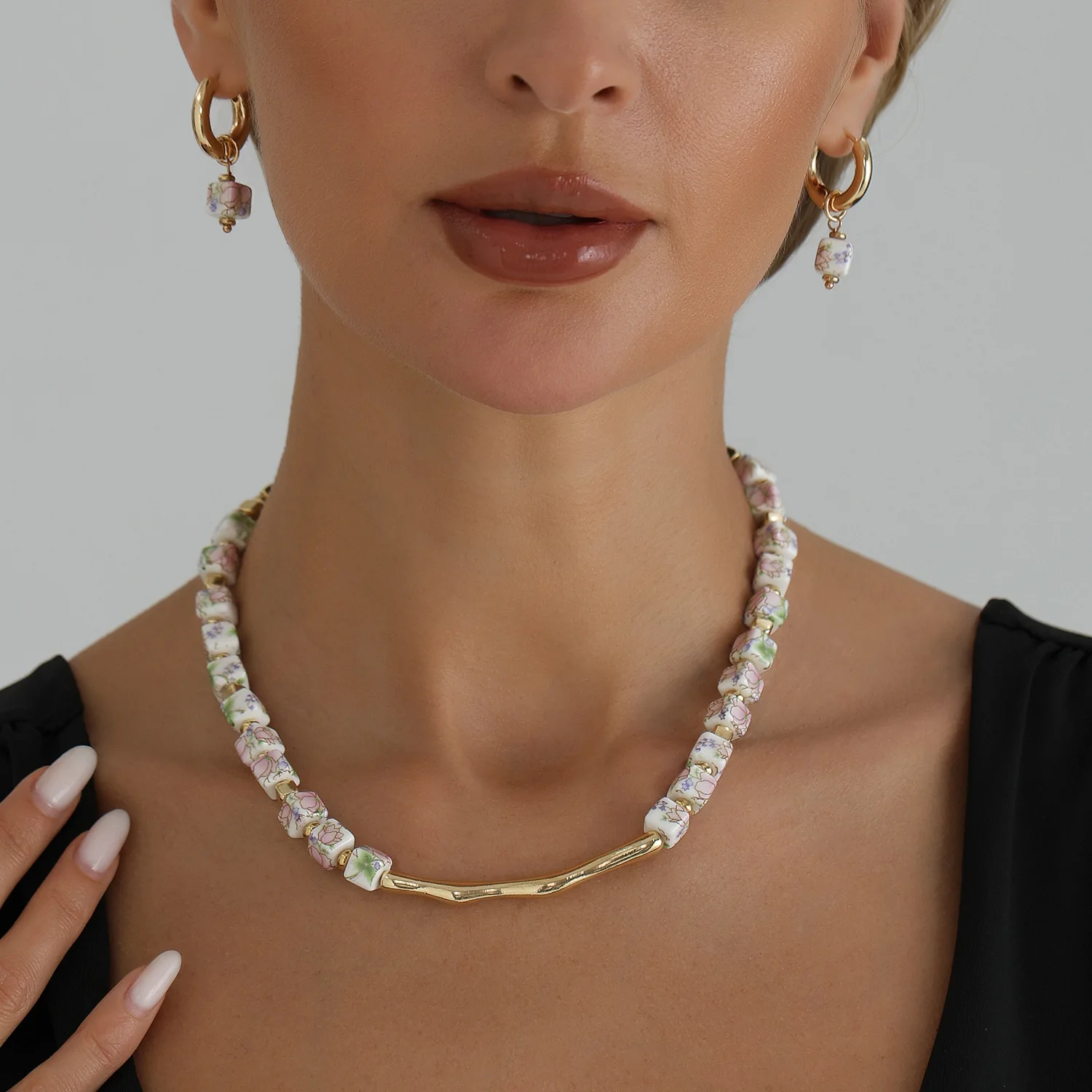 Vintage French Floral Choker Necklace for Women Hand Painted Ceramic Beaded Chains Elegant Romantic Cottagecore Neck Jewelry New