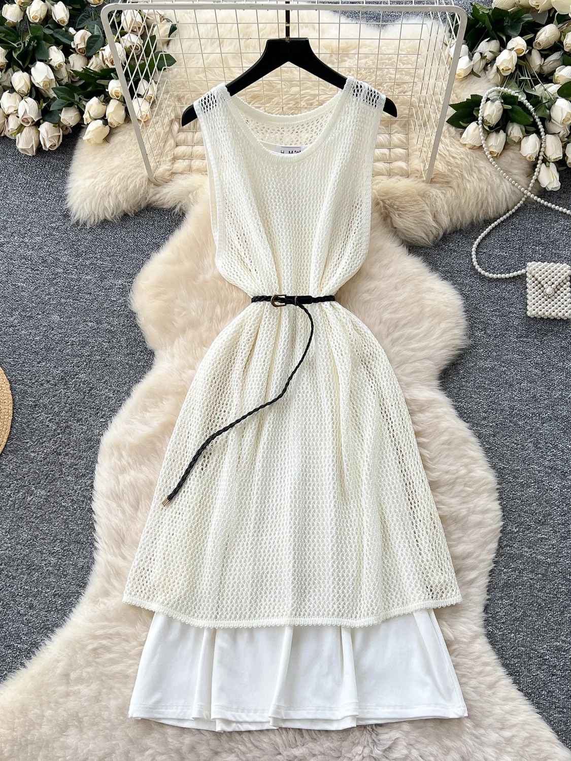 

Retro Style Hollow out Knitted Dress with Strap Color Women's Set Sleeveless round Neck High Waist Commute Fashion