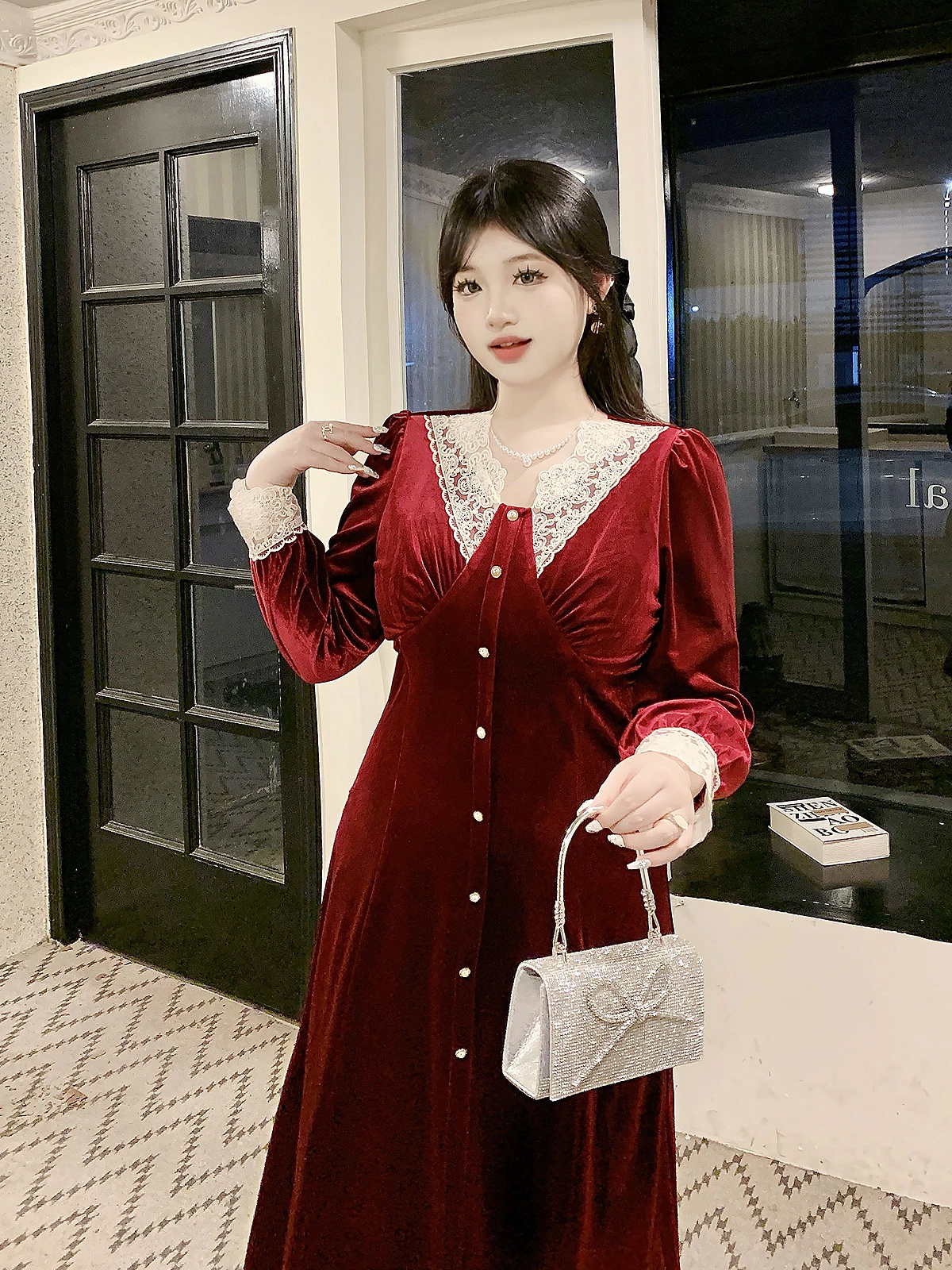 

Винтажное бархатное платье с оборками и эффектом утяжки, с высокой талией, пышной юбкой, средней длины, с V-образным вырезом, цветное