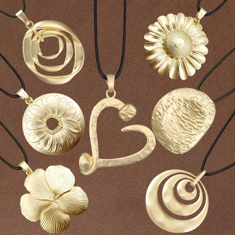 

1 x Matte Gold Oversized Flower Boho Pendant On Long Wax Rope Chain Elegant Adjustable Summer Vacation Daily Wear Jewelry