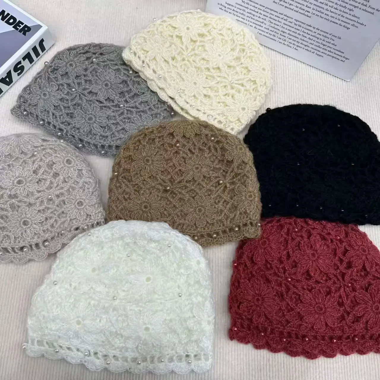 Fashionable youthful lace trim slim-fitting woolen hat hand-knitted, perfect for autumn and winter