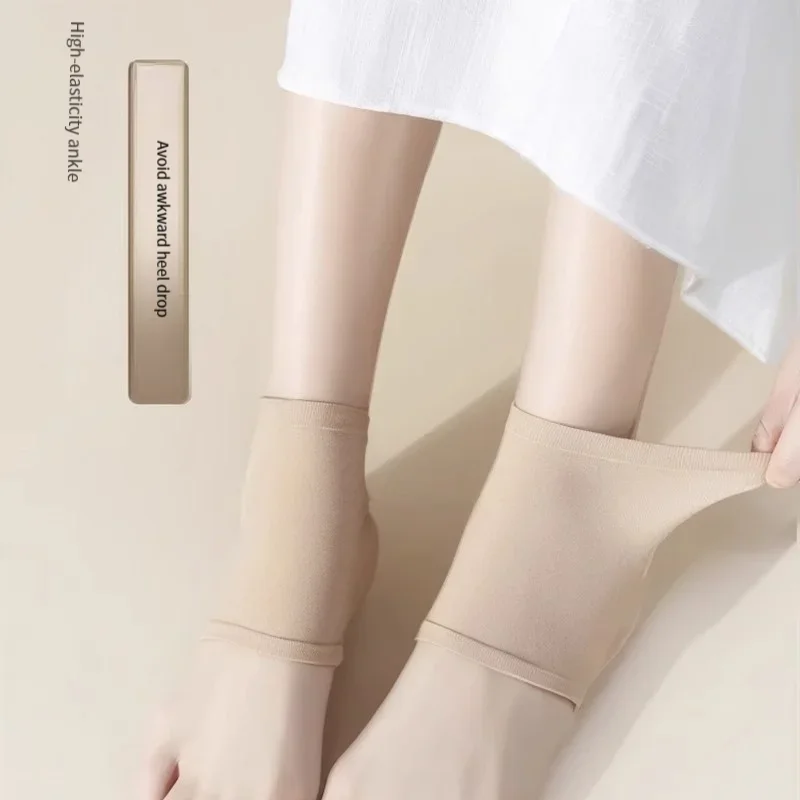 Heel Cracking Protection Cover for Men and Women Soft Silicone Invisible Heel Anti Cracking Socks Moisturizing Socks Foot Covers