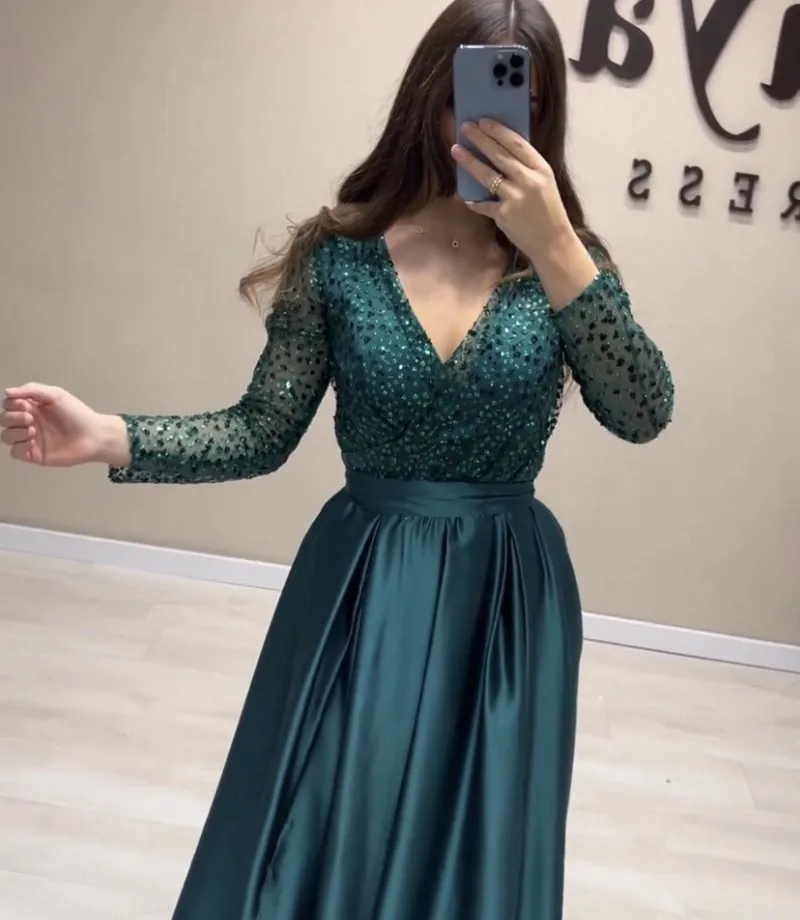 Funkelnde dunkelgrüne Frauen Abendkleider V-Ausschnitt lange Ärmel Pailletten Satin Prom Promi Kleider arabische Vestidos de Longo