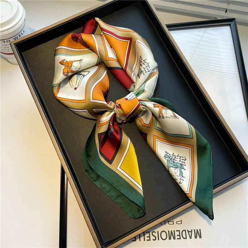 

1pcs 70cm Roman Chain Silk Scarf for Women Simulated Silk Geometric Round Fashion Versatile Headwear Clothing Square Scarf