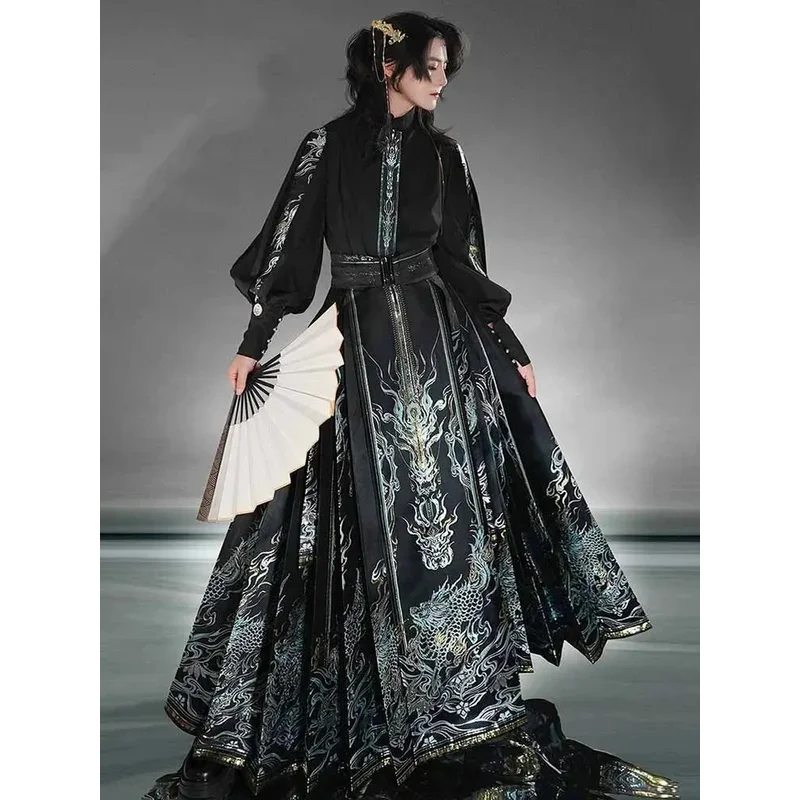 حجم كبير 2XL الصينية الحصان الوجه تنورة مجموعة الرجال موضة جديدة الذهبي الأسود والأزرق مطوي تنورة قمصان سوداء للنساء حجم كبير