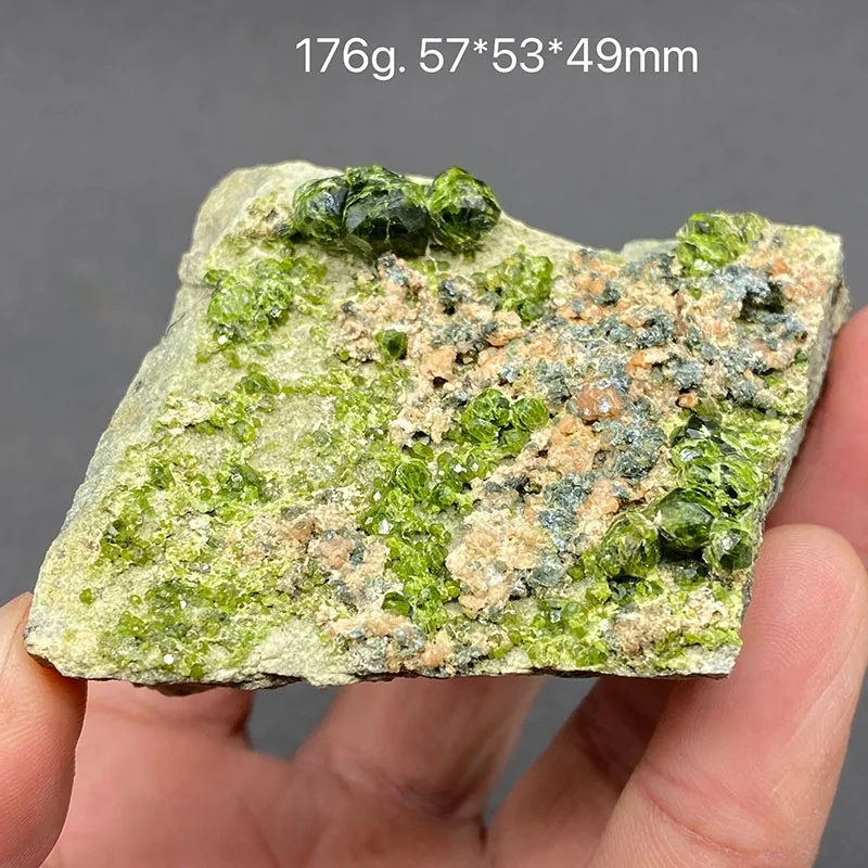 100%  Natural Iranian demantoid garnet mine mark, large emerald green crystals, green garnet jewelry ornaments beads