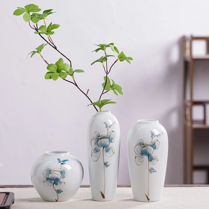 

Jingdezhen Ceramic Small Vase Hand-painted Magnolia Tea Table Top Decoration Home Dry Flower Hydroponic Simple Flower Arrangemen