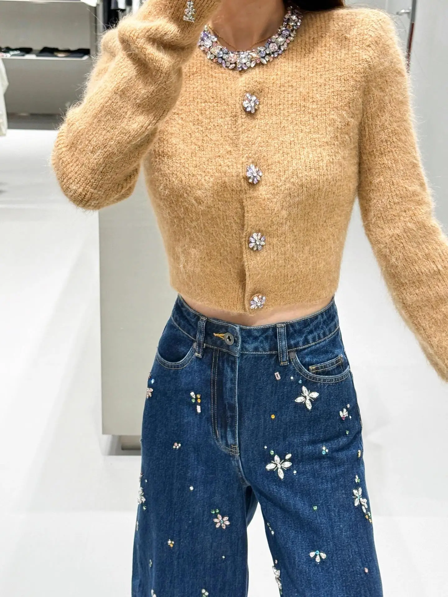 Luxury Women's Short Knitted Cardigan with Diamond Embellishment Fragile Style Inner Wear for Young Girls Winter Collection