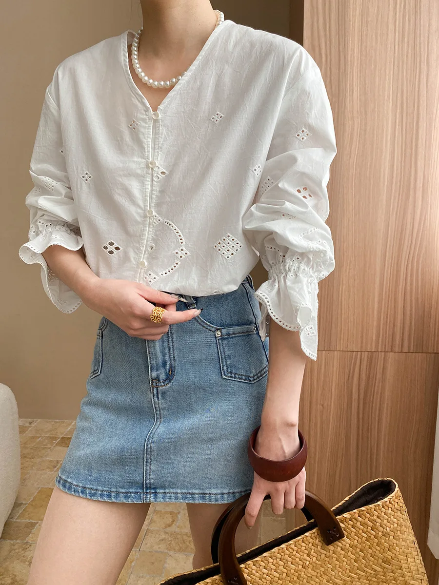 

Southern French Style French Hollow V-Neck Thin Sun Protection Loose Fit Slimming Trumpet Sleeve Shirt