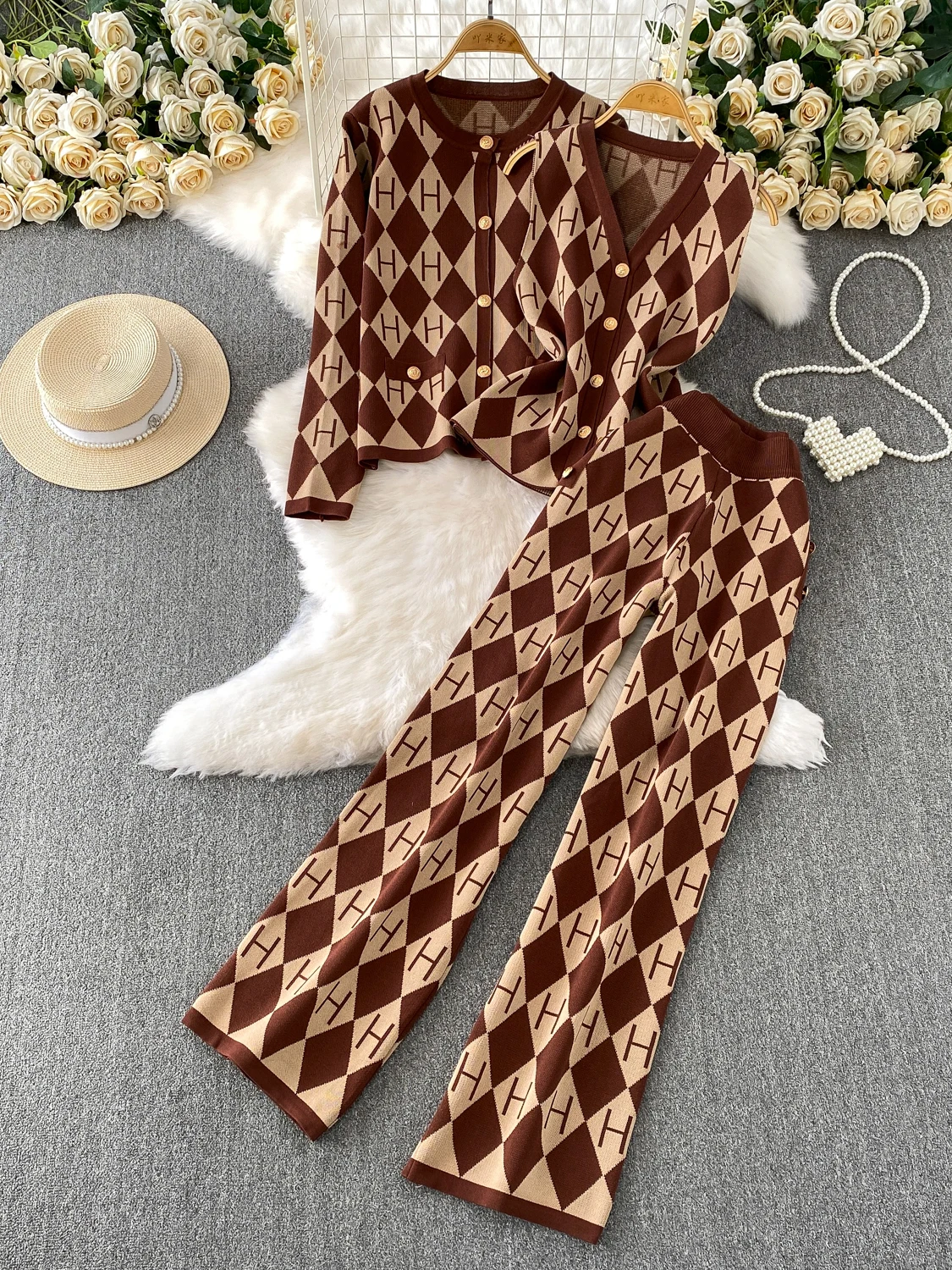 Faionable Winter Tee-Piece Set Women's Loose Plaid Knitted Cardigan Coat + Metal Bule Base Vest + Casual Pants