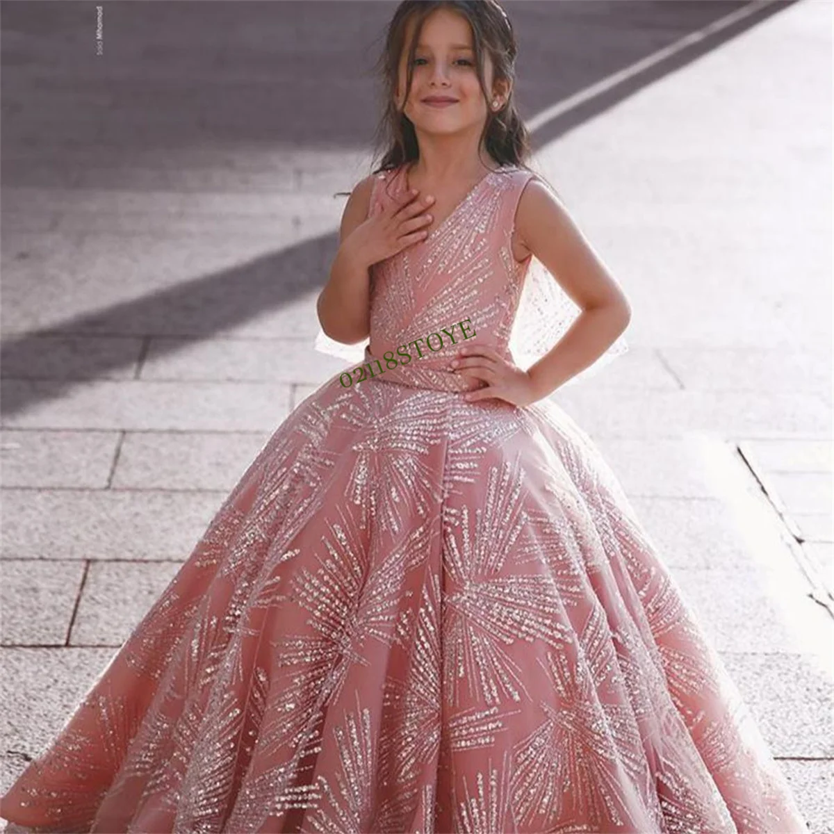 Blush Ruffles Flower Girls Dresses with Bow Sash Tulle Pageant Gowns Cap Sleeve Floor Length Girl's Birthday Party Dress