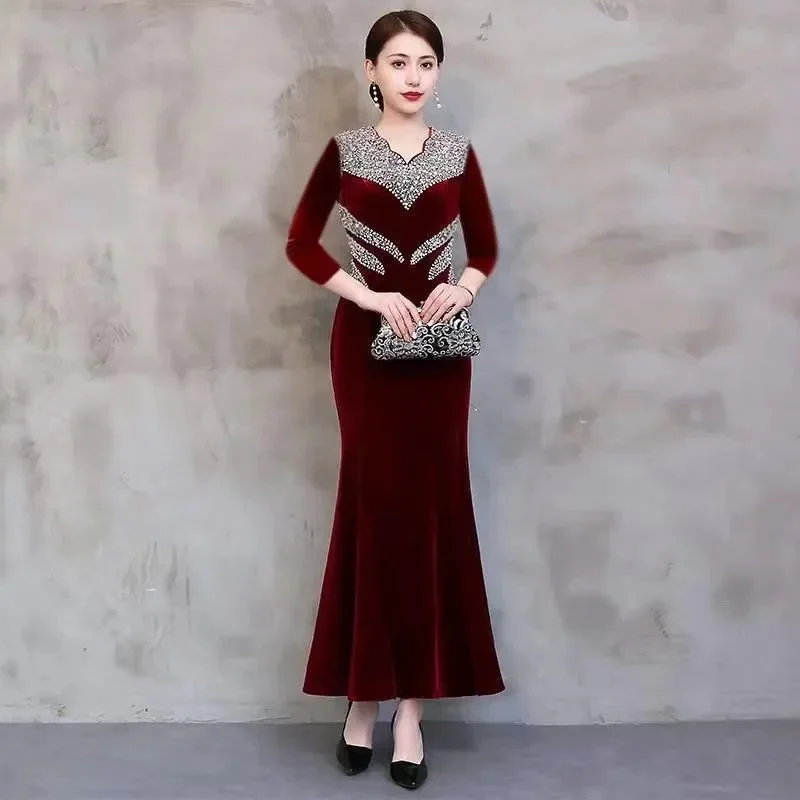 Middle-Aged Mother Diamonds Edding Golden Velvet Women's Dress New Fashion Long Sleeve Autumn V-Neck Temperament Dresses Female