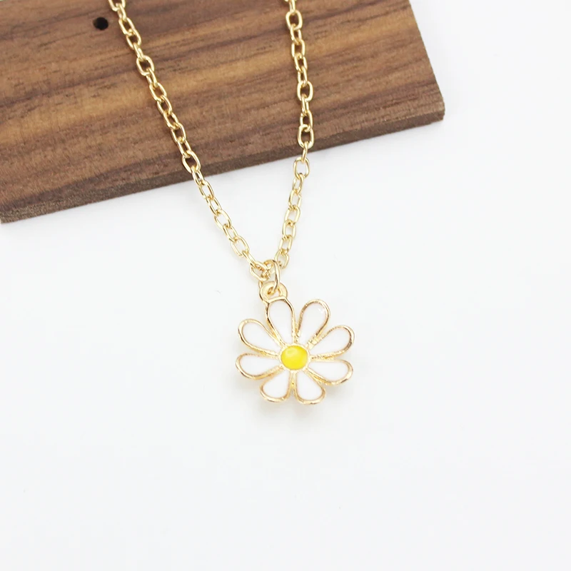 Punk White Daisy Pendants Chain Chokers Necklace For Women Men Gold Color Clavicle Collar Jewelry Hiphop Girl Boy Accessories