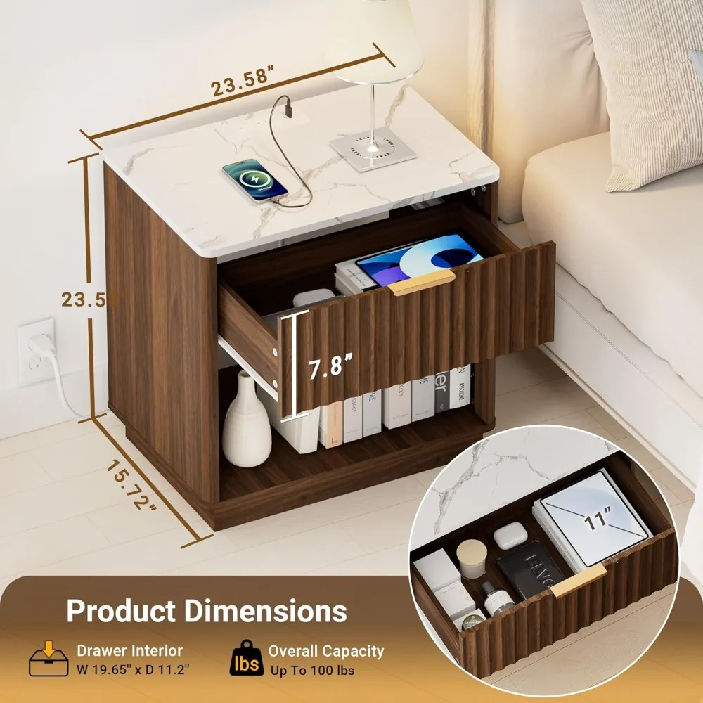 Table de chevet moderne du milieu du siècle avec station de recharge, grande table de chevet cannelée en noyer avec plateau en faux marbre