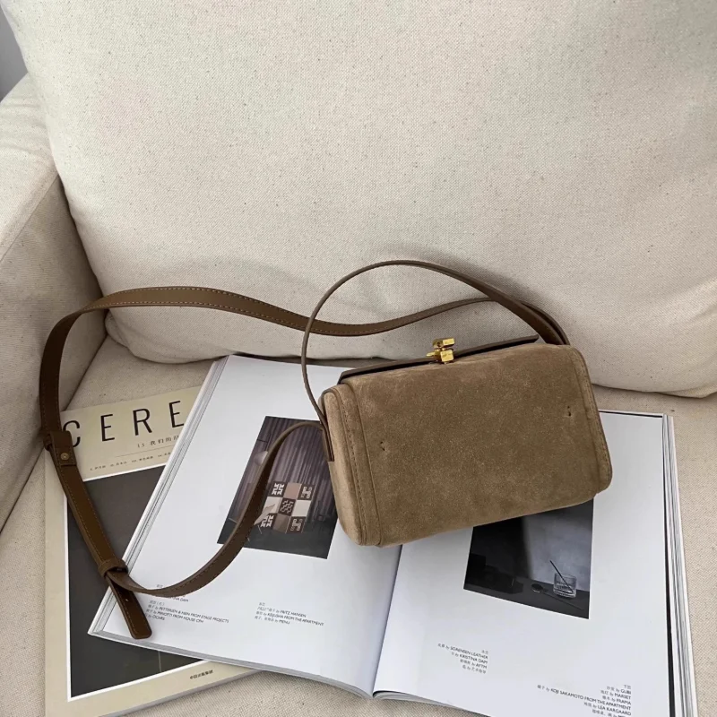 حقيبة يد نسائية عصرية جديدة لعام 2026 حقيبة وسادة كروس كلاسيكية راقية ذات ملمس غير لامع