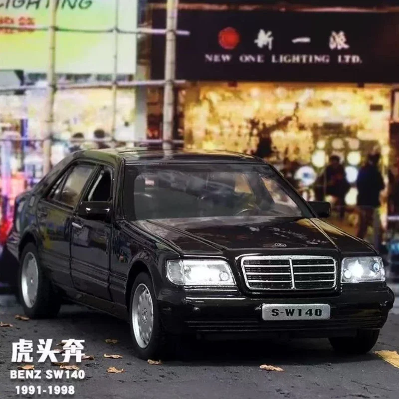 

1/32 Mercedes-Benz S-W140 Classic Toy Car Model Diecast Alloy Miniature Sound & Light Pull Back 1:32 Collection Gift For Boy Kid