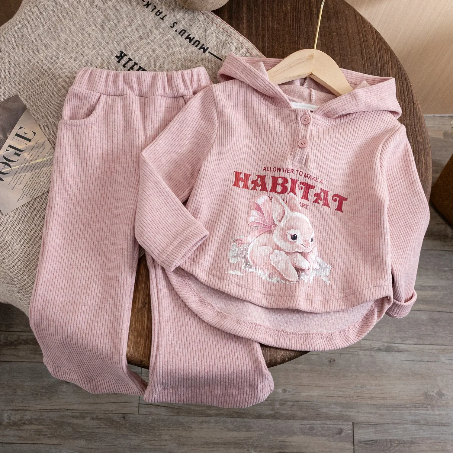 Herbst Kinder oben und unten Kleidung Set Frühling Herbst Kapuze Sweatshirt weites Bein Hosen einfaches Design bedruckte Oberbekleidung