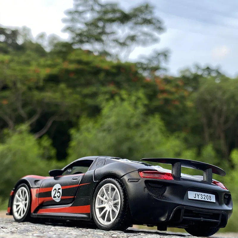 موديل سيارة رياضية من بورش مارتيني 918S ، معدنية ، لعبة سيارات ، صوت محاكاة وهدية خفيفة ، 1:32
