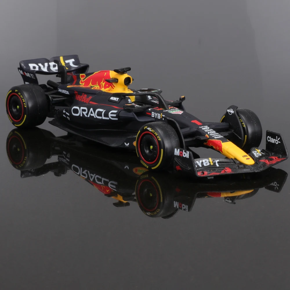 Bburago 1:43 F1 Modello Versione normale 2023 Red Bull Racing RB19 # 1 Verstappen # 11 Giocattolo pressofuso per auto in lega Perez