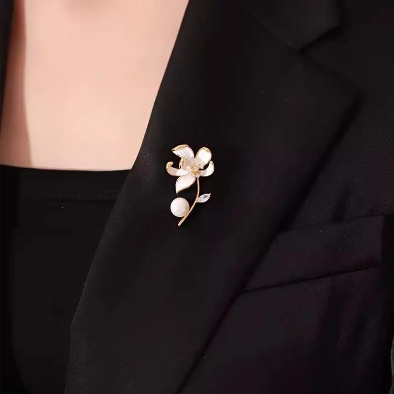 موضة المينا مطعمة الماس اللؤلؤ زهرة بروش دبابيس الملابس الديكور الصدر زهرة الملابس مجوهرات اكسسوارات هدايا #4